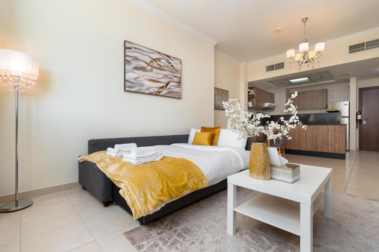 Spacious 2 Beds 5 Min Walk From Dubai Mall With Brand New Gym And Rooftop Swimming Pool 아파트 외부 사진