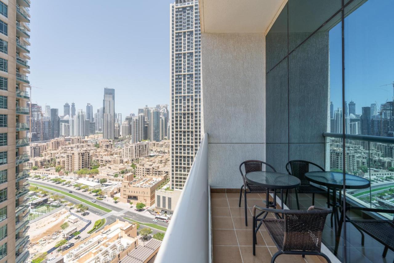 Spacious 2 Beds 5 Min Walk From Dubai Mall With Brand New Gym And Rooftop Swimming Pool 아파트 외부 사진